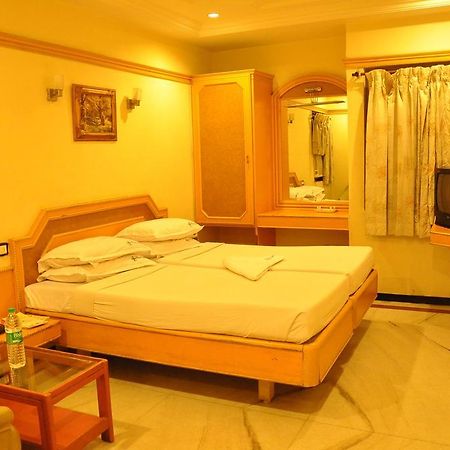 Hotel Sathyam Tiruchirappalli Habitación foto